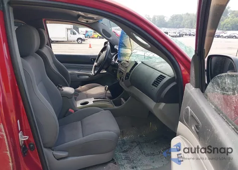 2005 Toyota Tacoma Base V6 из США, поврежденный, VIN 5TEUU42N85Z097932